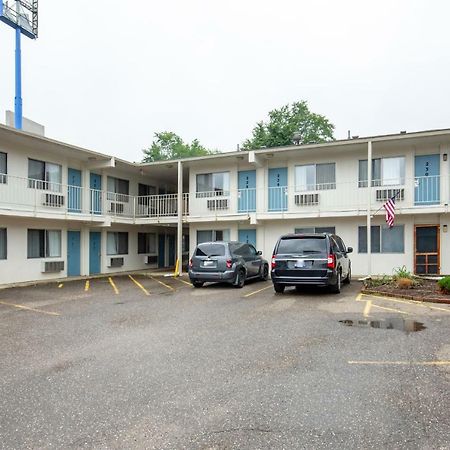 Days Inn By Wyndham New Philadelphia Exterior photo
